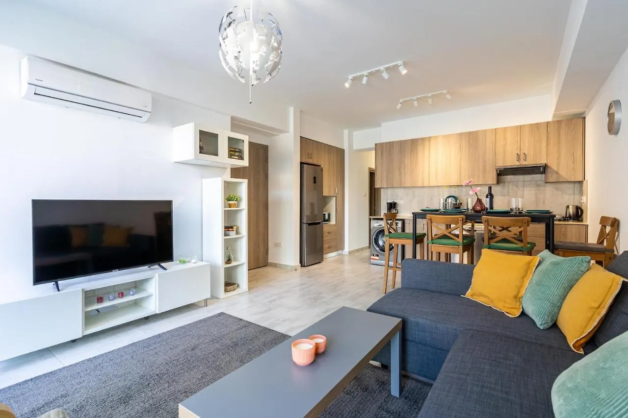Crystal 2-Bedroom Apartment In Lárnaca