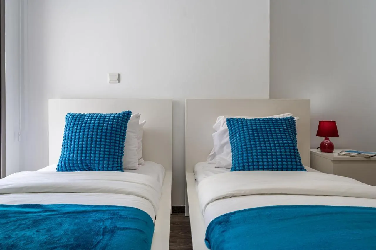 Crystal 2-Bedroom Apartment In Lárnaca 0*,  Chipre