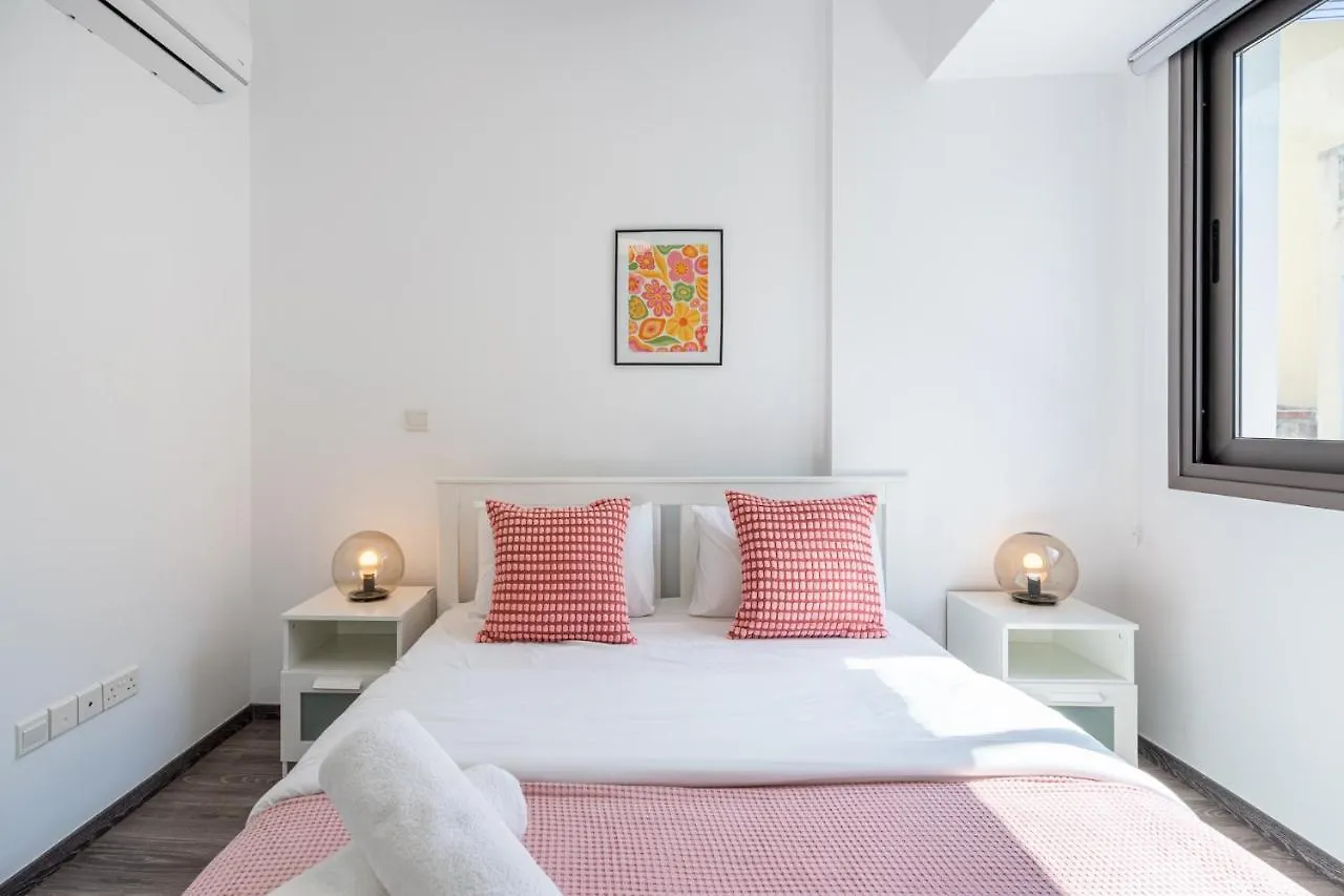 Crystal 2-Bedroom Apartment In Lárnaca